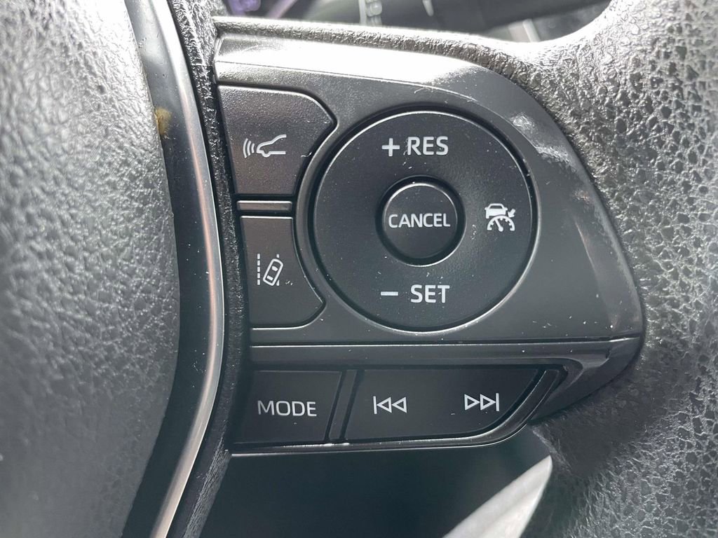 Used 2019 Toyota Camry LE image 31