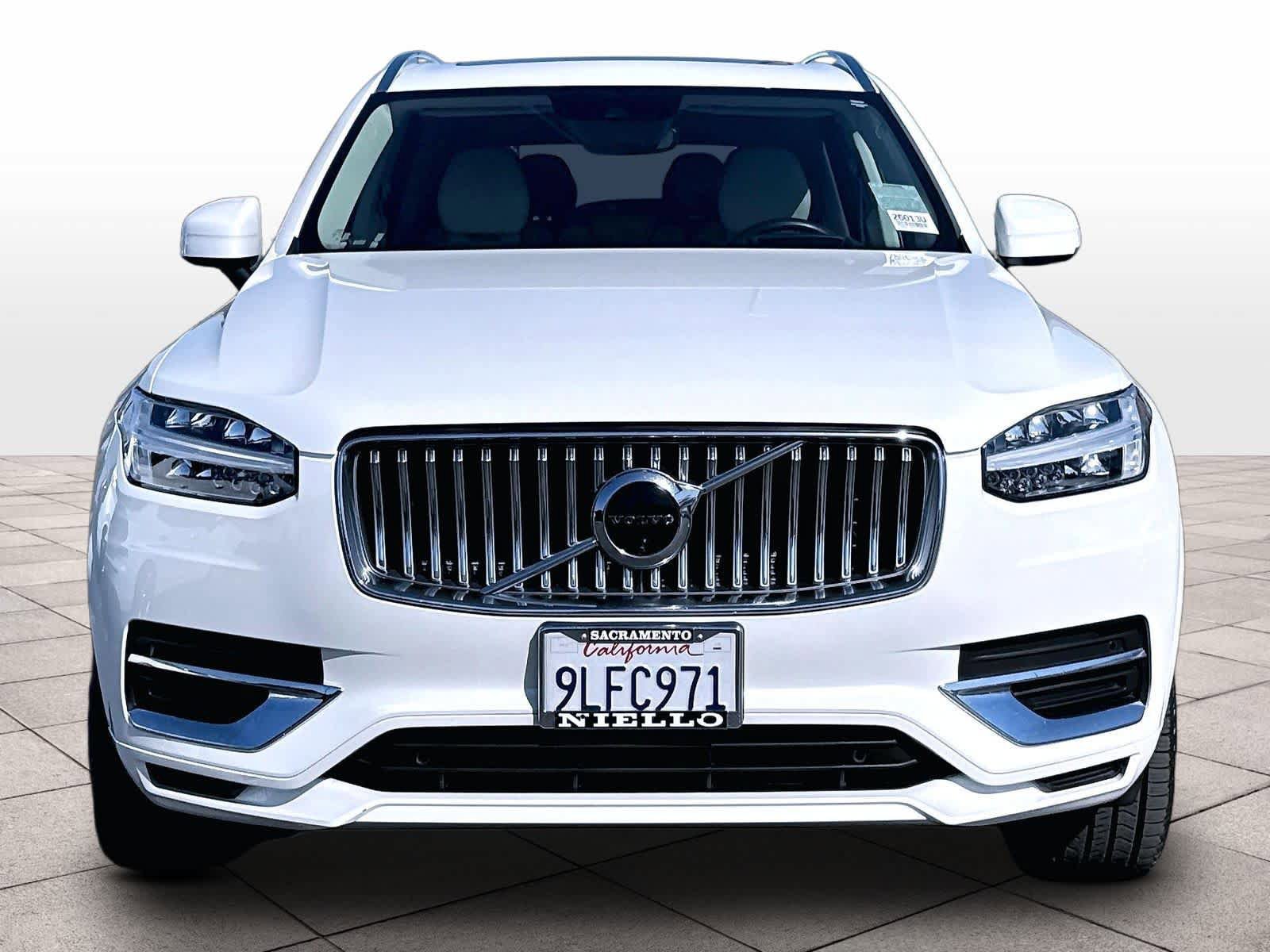 Used 2022 Volvo XC90 T8 Inscription Expression w/ Advanced Package AWD/4WD image 3