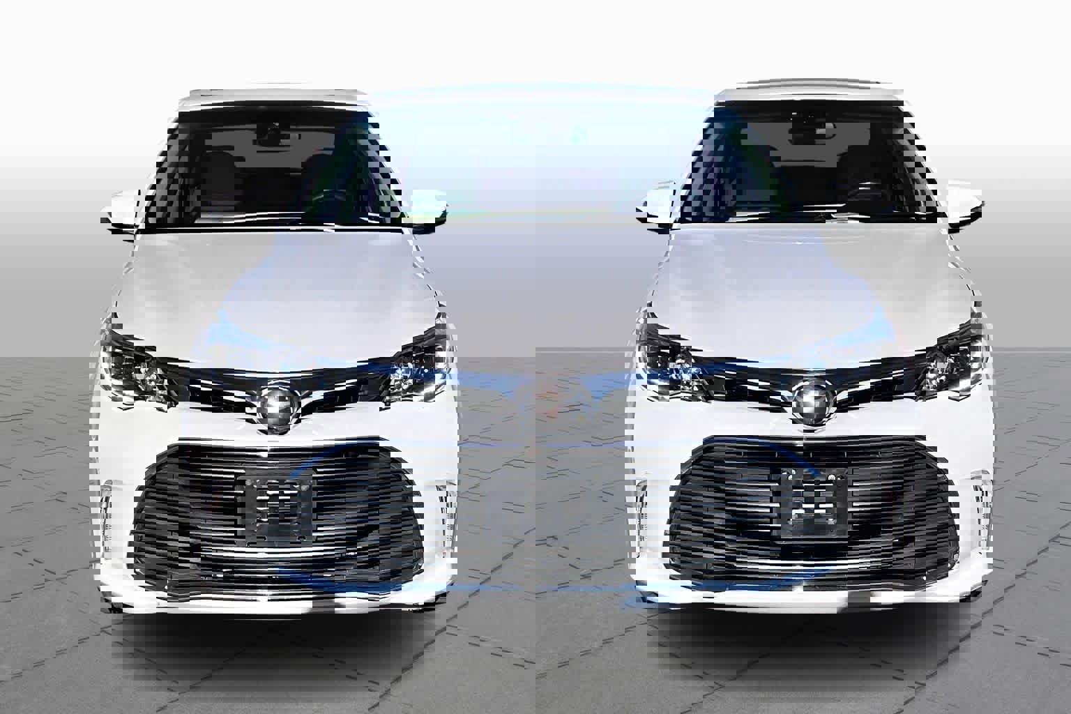 Used 2018 Toyota Avalon Limited image 3