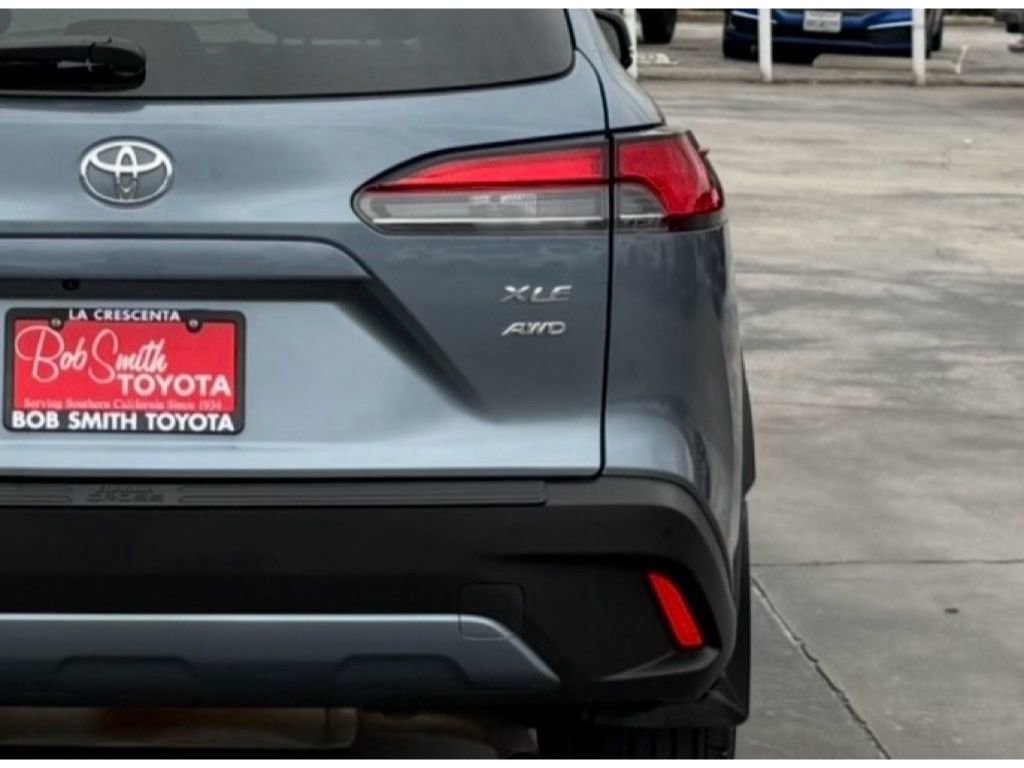 Certified 2023 Toyota Corolla Cross XLE image 10
