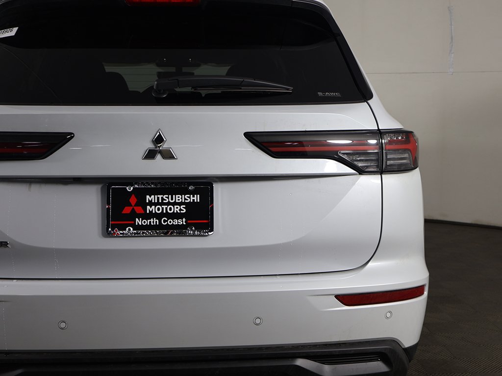 New 2026 Mitsubishi Outlander ES AWD/4WD image 17