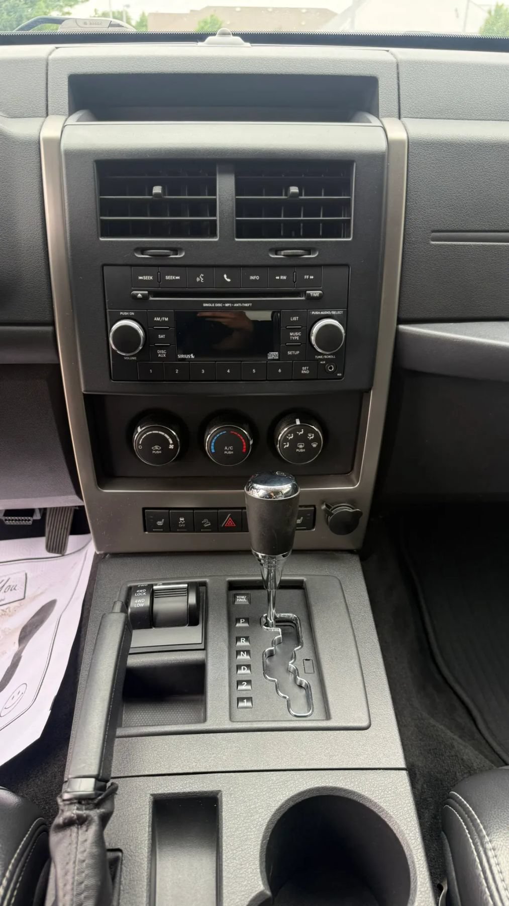 Used 2012 Jeep Liberty Sport AWD/4WD image 14