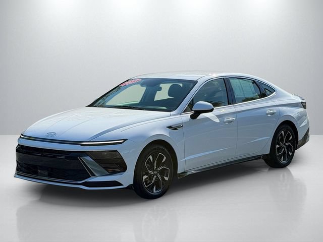 Used 2025 Hyundai Sonata SEL FWD image 3