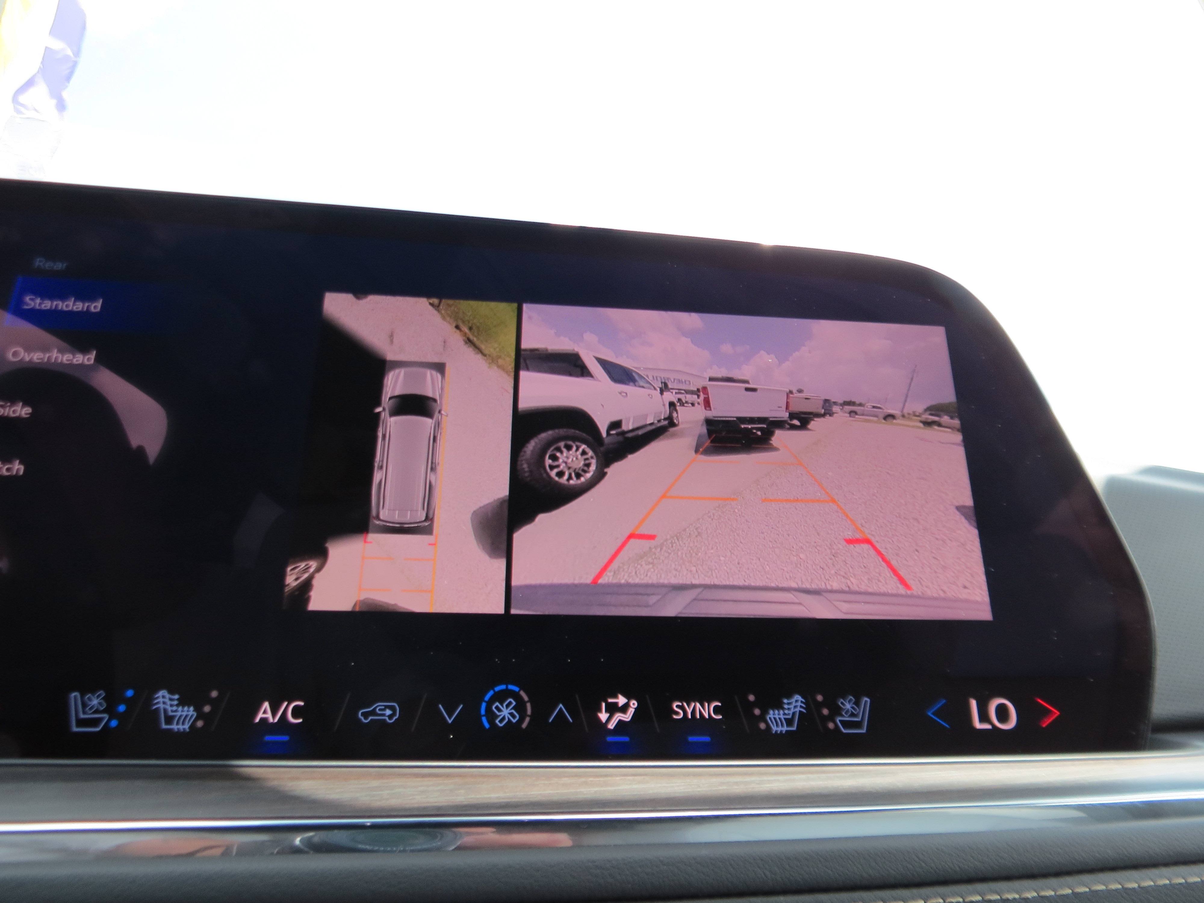 Used 2025 Chevrolet Suburban Premier AWD/4WD image 27