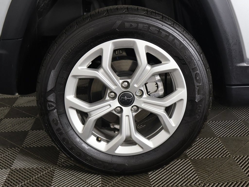 Used 2025 Jeep Compass Sport AWD/4WD image 17