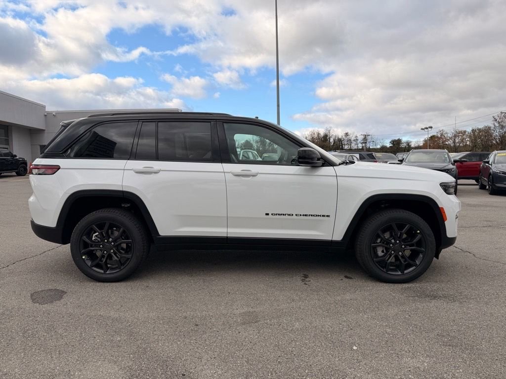 New 2025 Jeep Grand Cherokee Limited image 3