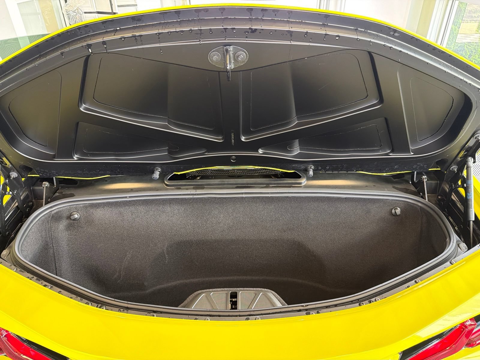 Used 2023 Chevrolet Corvette Stingray Premium Conv w/ Battery Protection Package RWD image 18