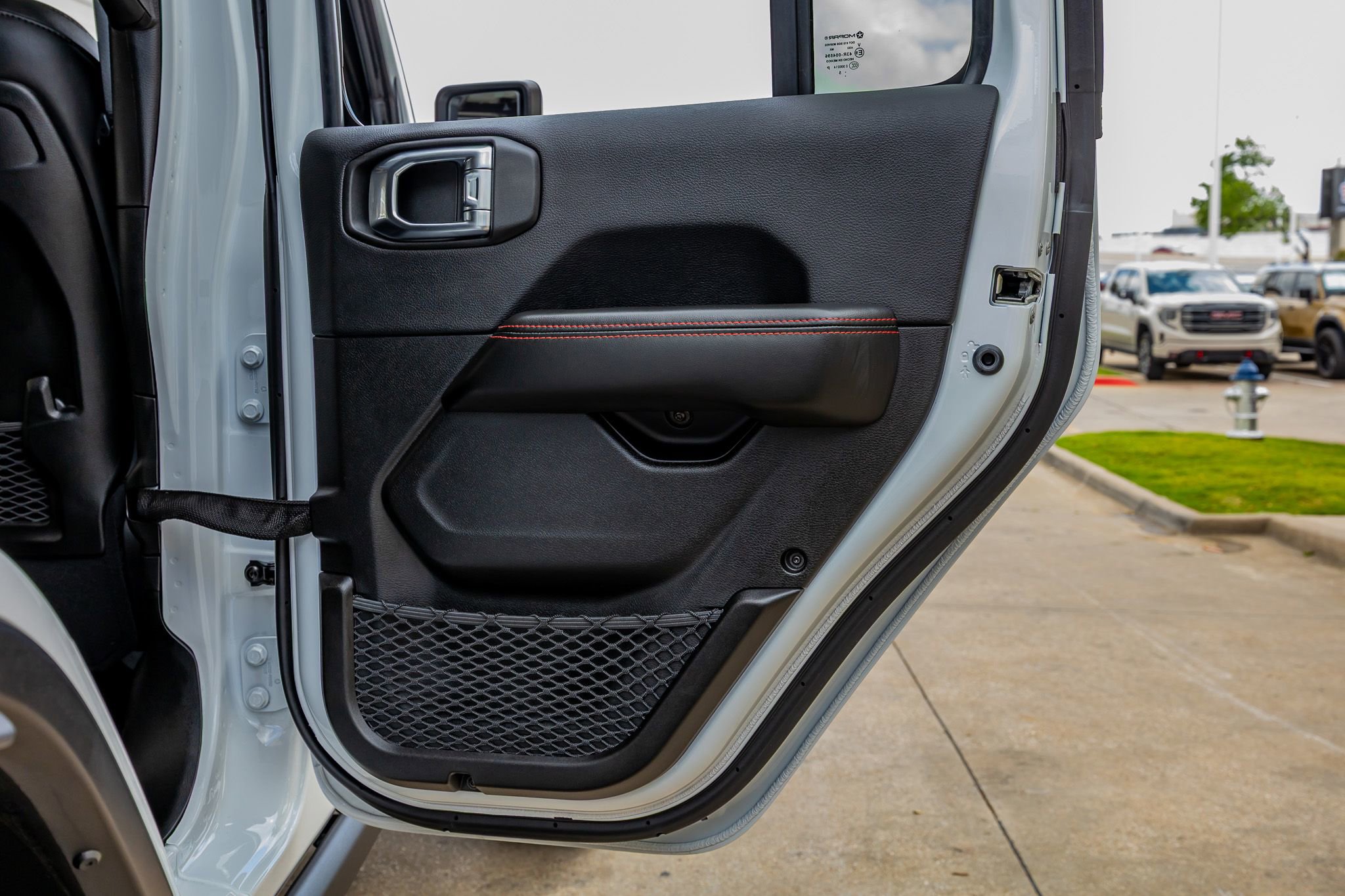 Used 2025 Jeep Wrangler Unlimited Rubicon image 38