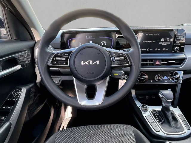 Used 2026 Kia Seltos LX FWD image 7
