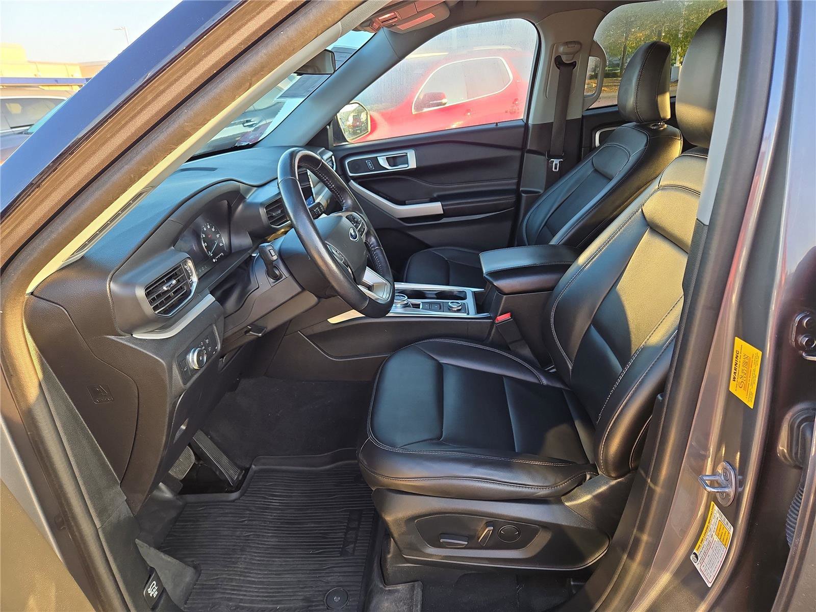 Used 2022 Ford Explorer XLT w/ Equipment Group 202A image 17