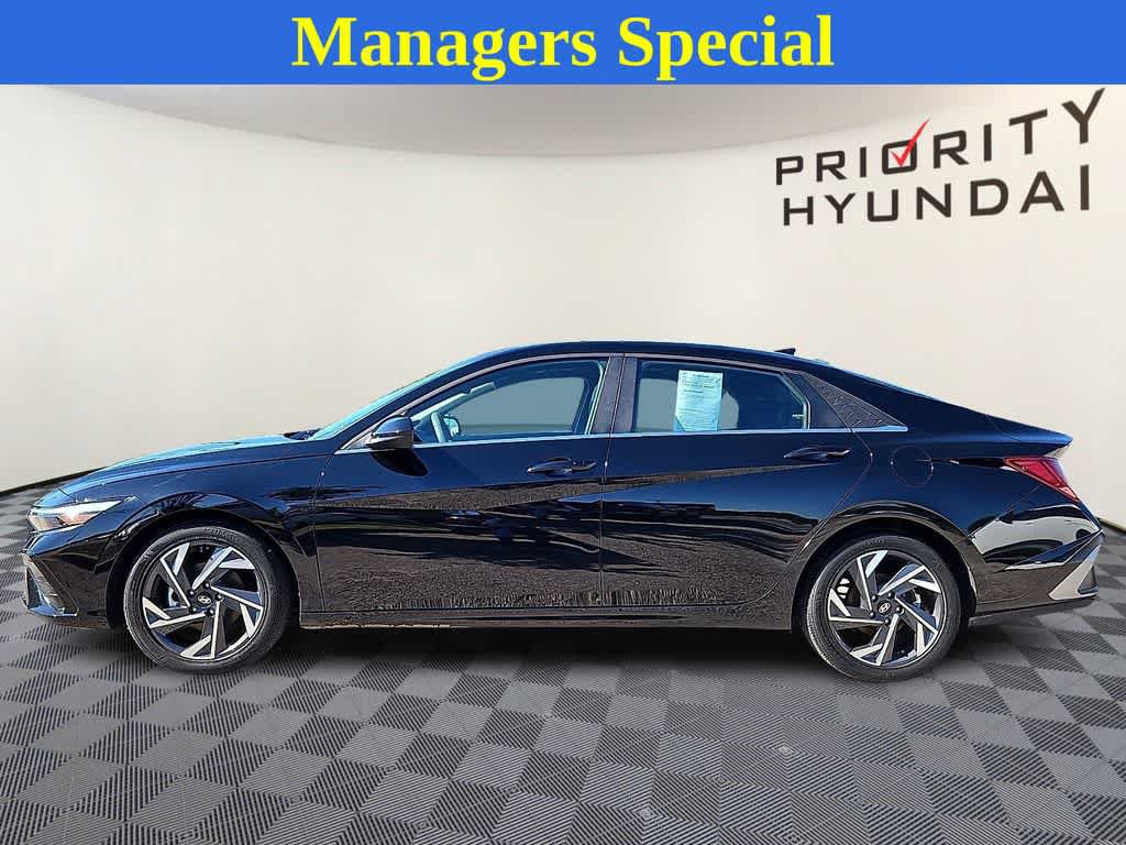 Used 2024 Hyundai Elantra SEL w/ Convenience Package FWD image 7