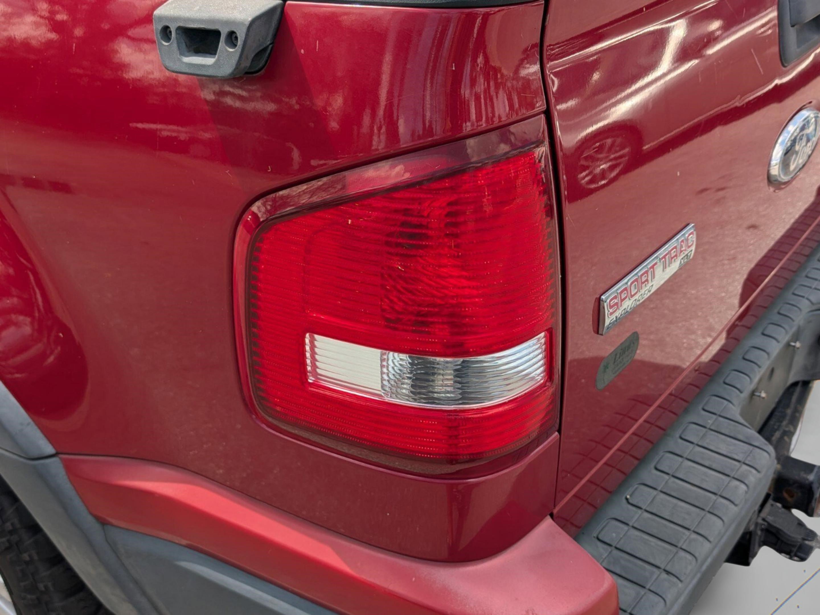 Used 2010 Ford Explorer Sport Trac XLT image 19