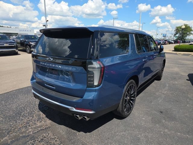 Certified 2025 Chevrolet Suburban High Country AWD/4WD image 2