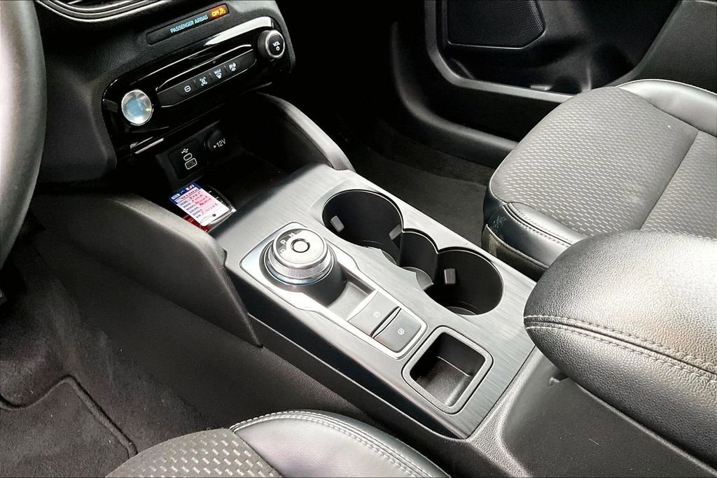 Used 2025 Ford Escape SE FWD image 15
