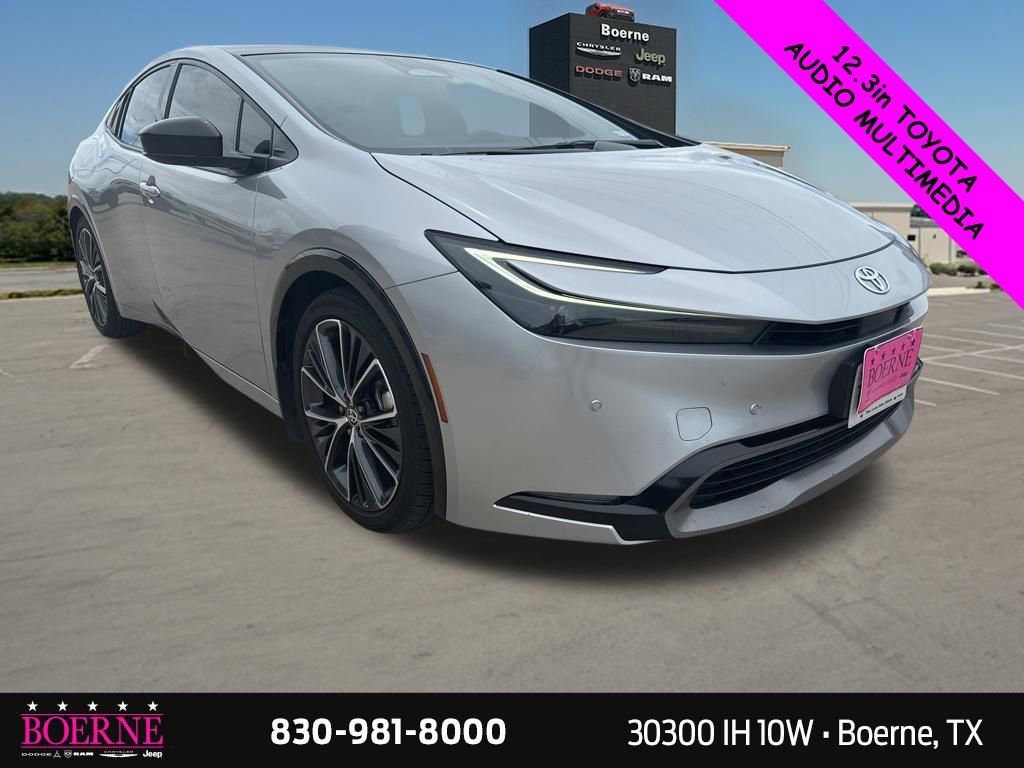 Used 2024 Toyota Prius XLE FWD image 7