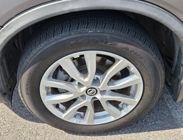 Used 2020 Nissan Rogue SV FWD image 19