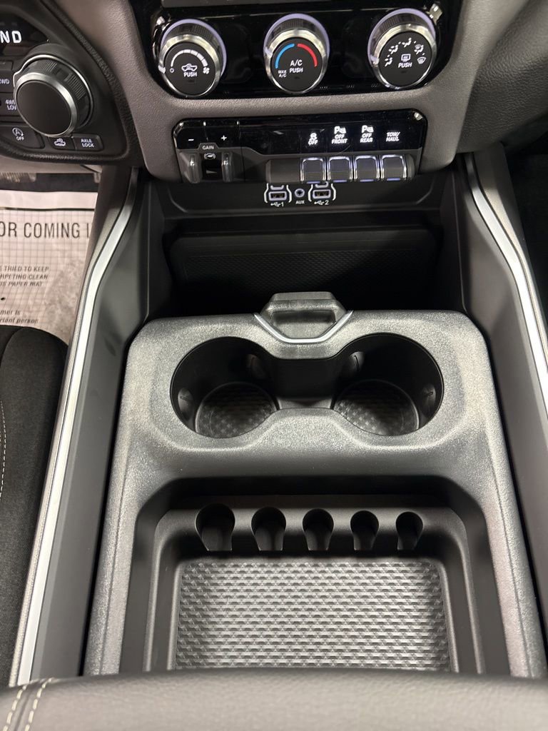 New 2026 RAM 1500 Big Horn AWD/4WD image 13