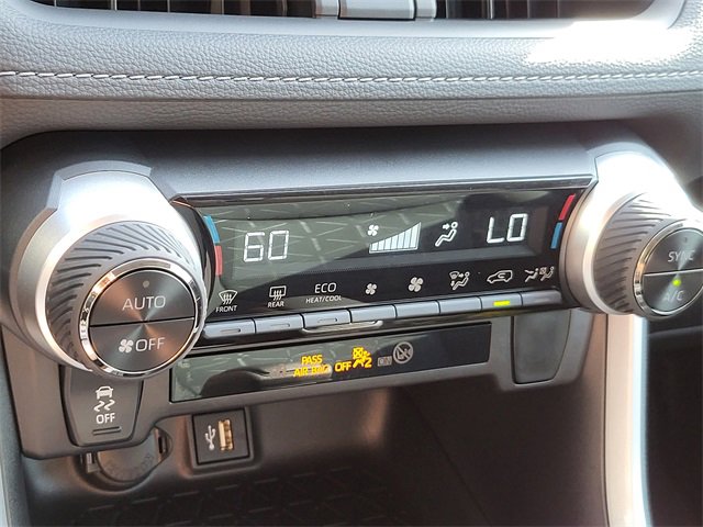 Used 2025 Toyota RAV4 XLE image 27