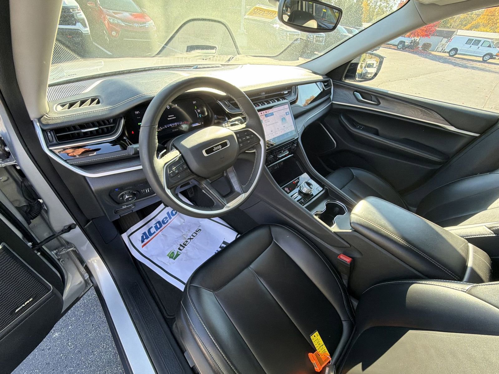 Used 2024 Jeep Grand Cherokee Limited 4xe image 10