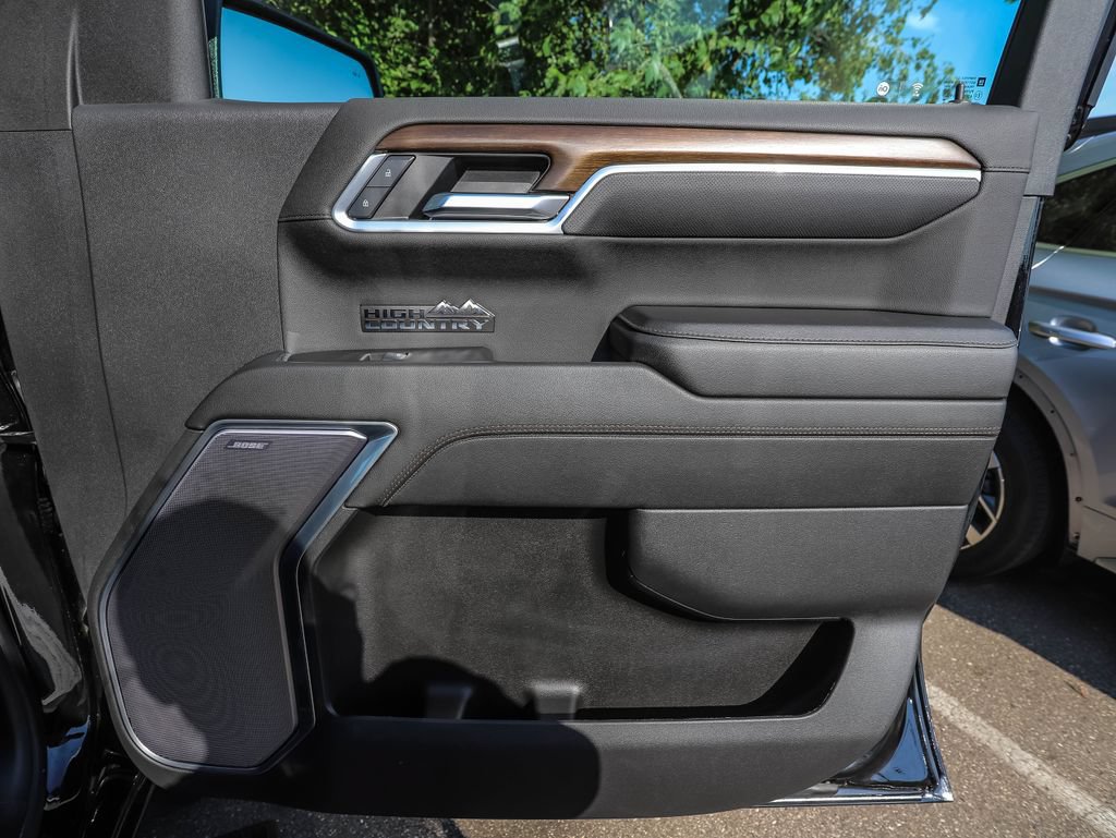 Used 2025 Chevrolet Silverado 1500 High Country w/ Midnight Edition AWD/4WD image 27