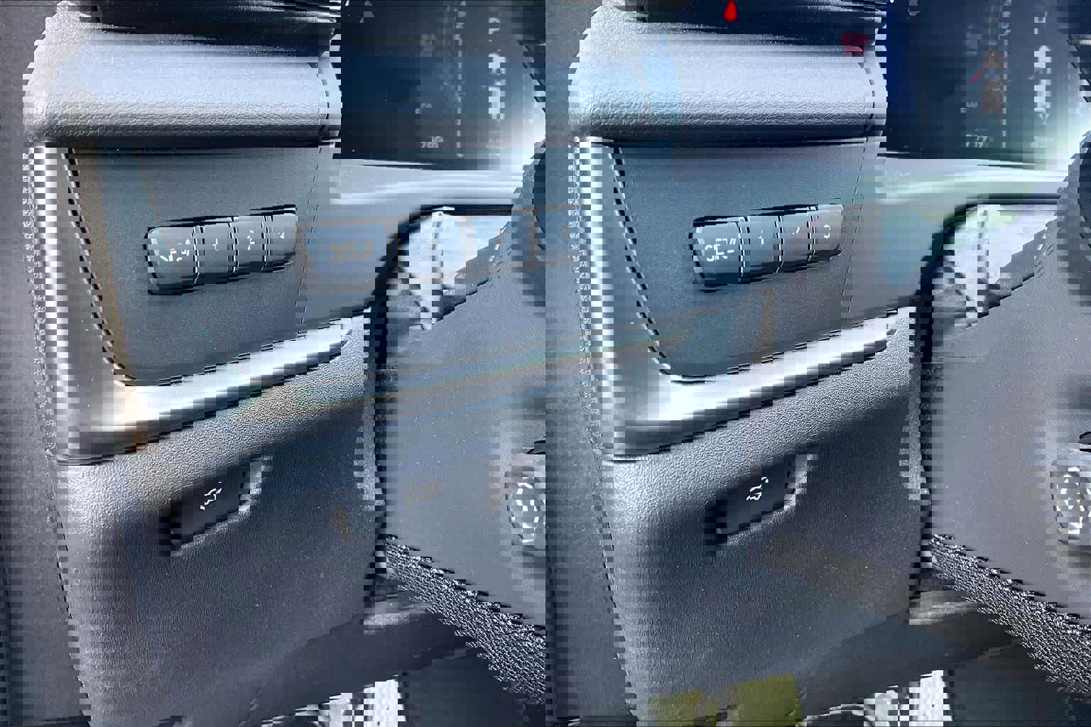 Used 2024 Lexus RZ 300e Premium image 32