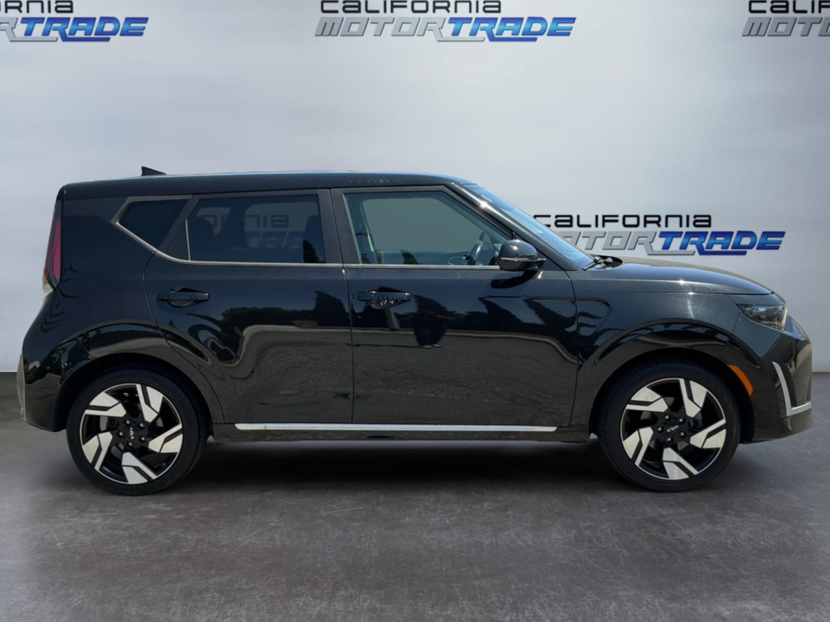 Used 2023 Kia Soul GT-Line FWD image 4