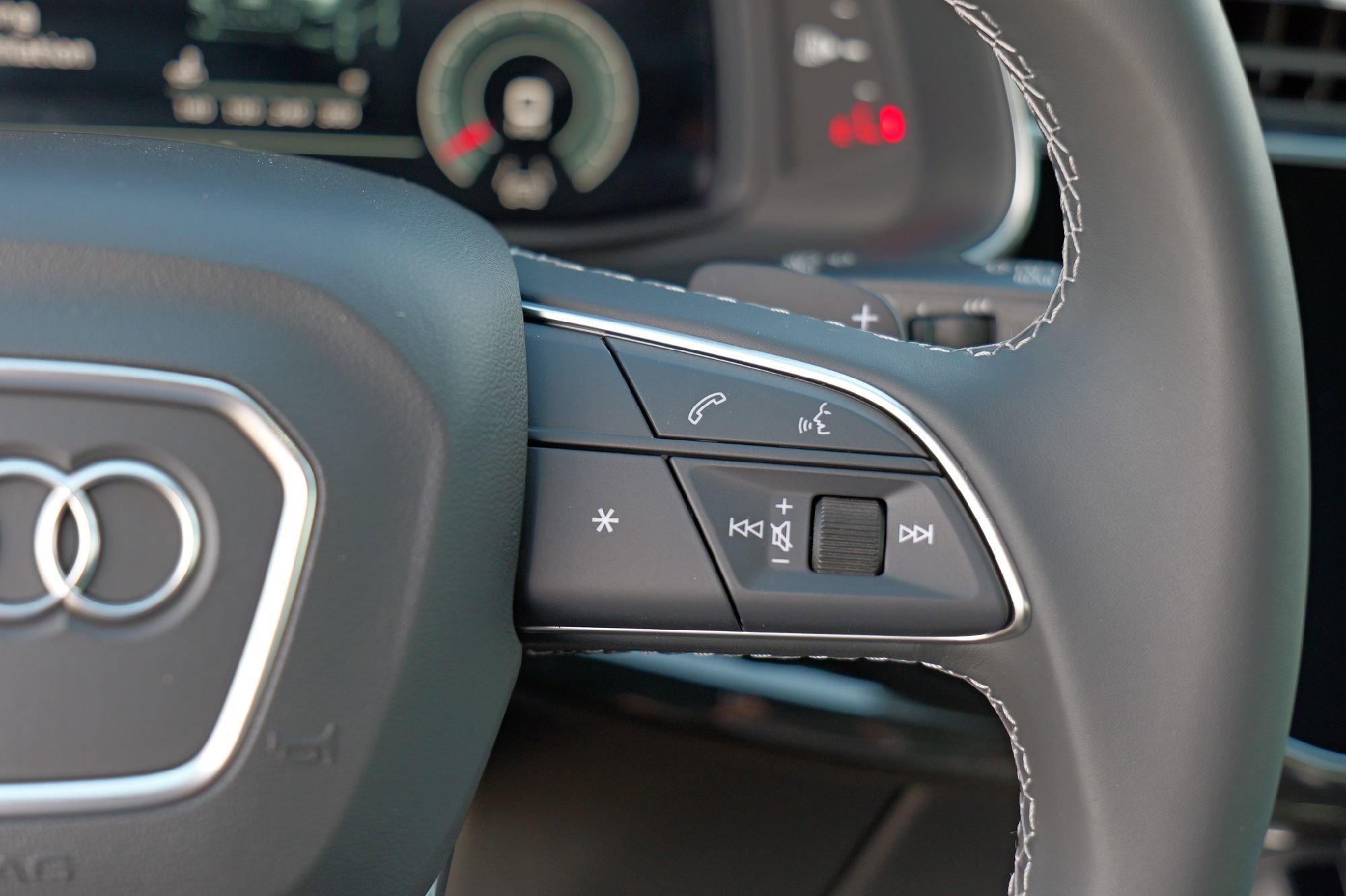 New 2025 Audi Q8 Premium Plus image 17