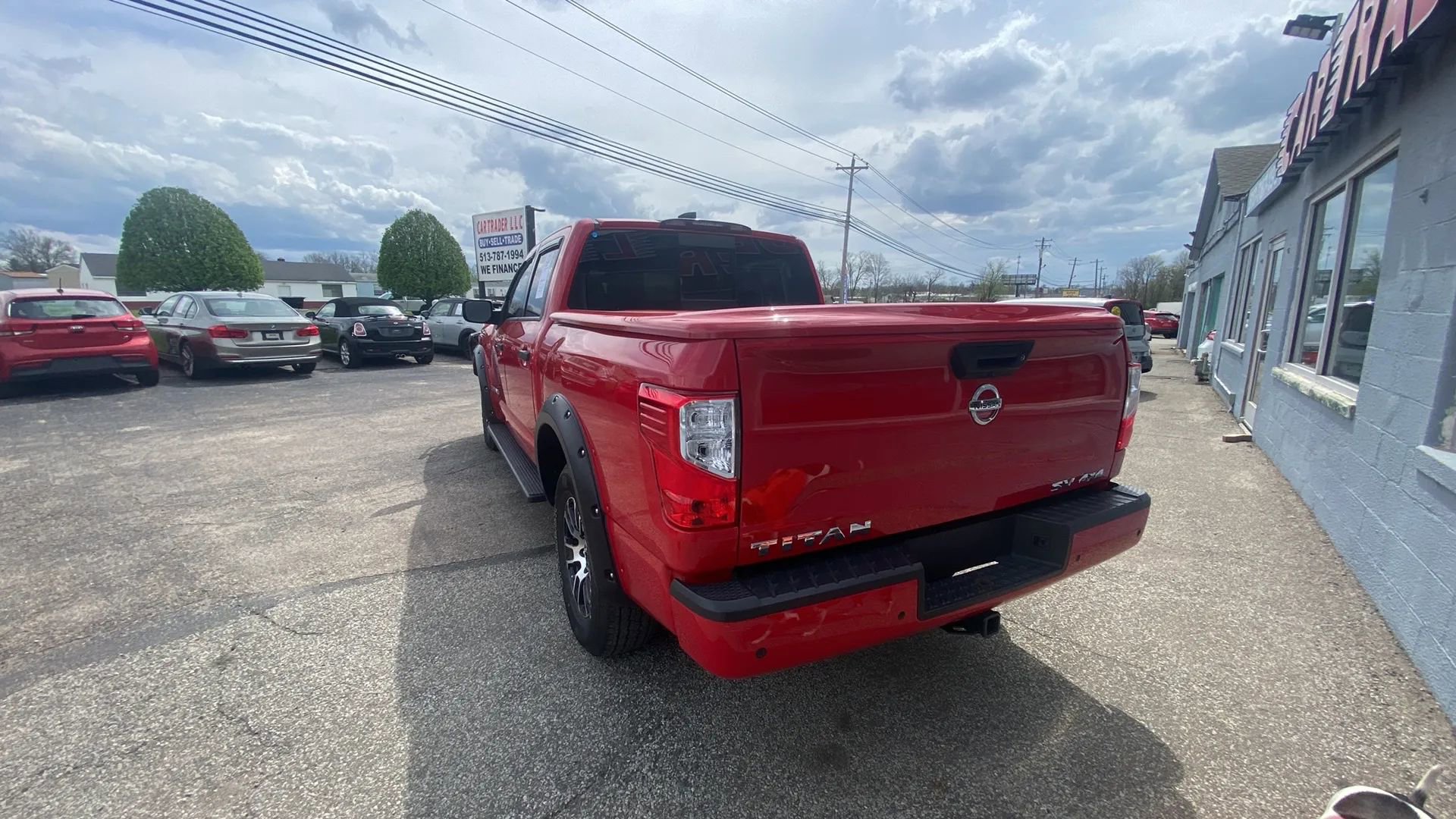 Used 2022 Nissan Titan SV AWD/4WD image 7