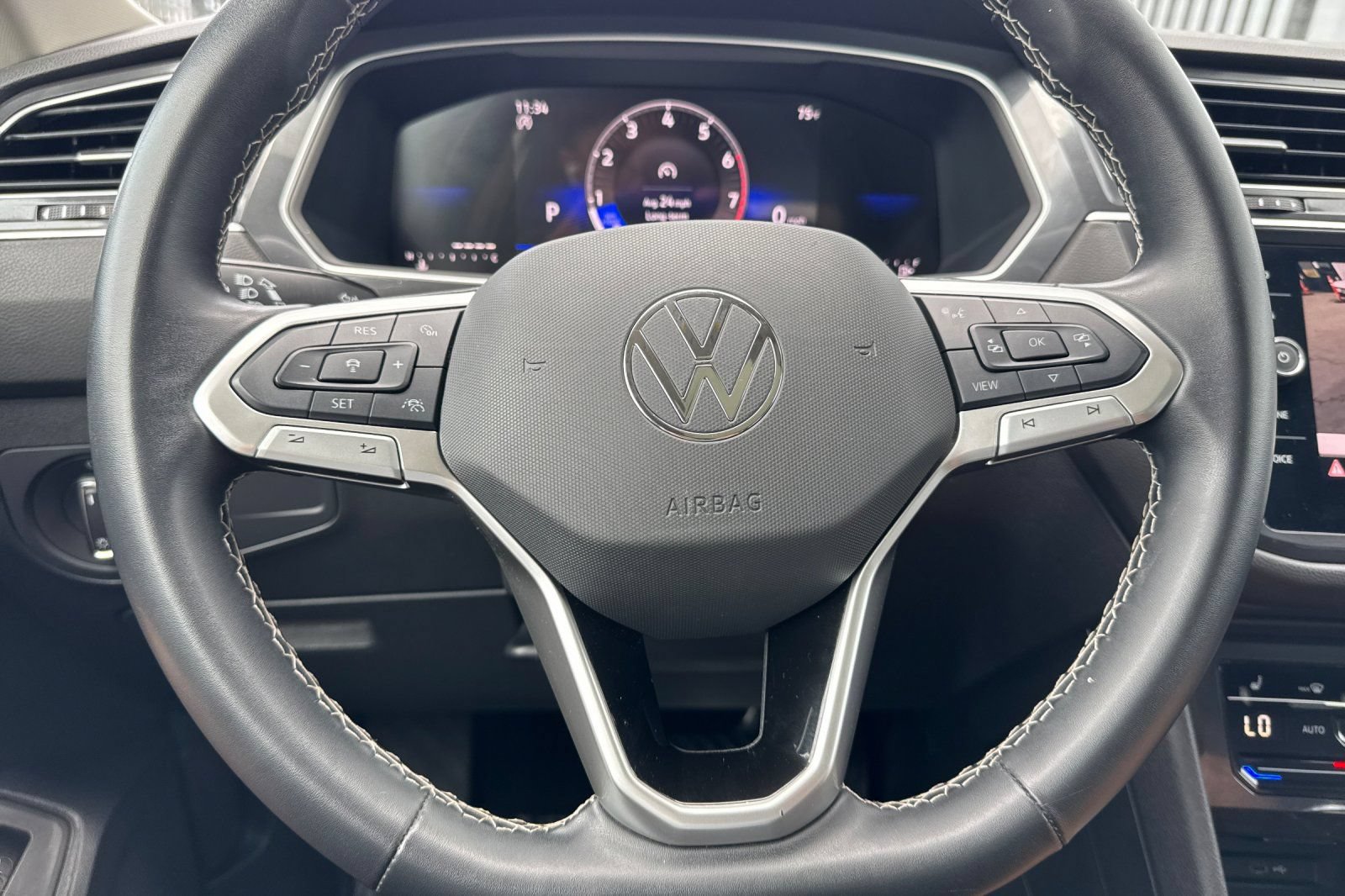 Used 2024 Volkswagen Tiguan Wolfsburg Edition FWD image 31