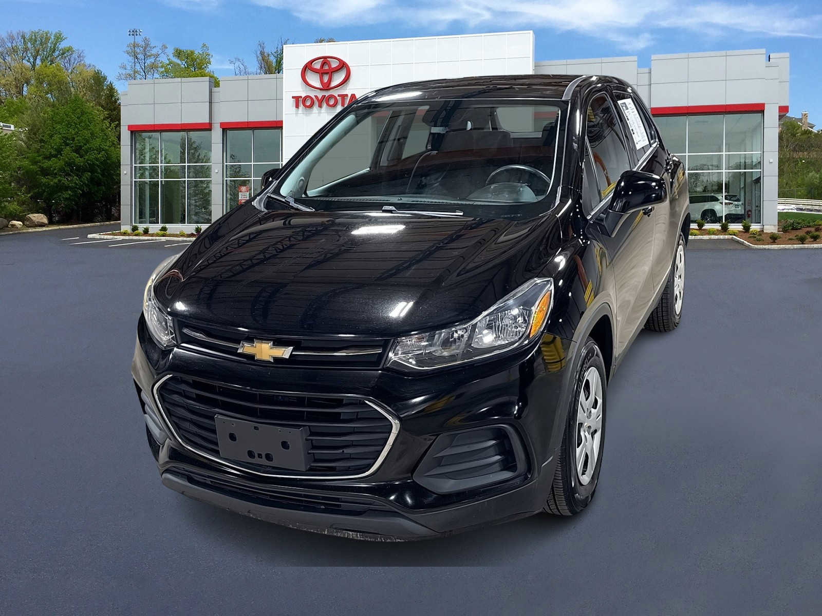 Used 2019 Chevrolet Trax LS image 1