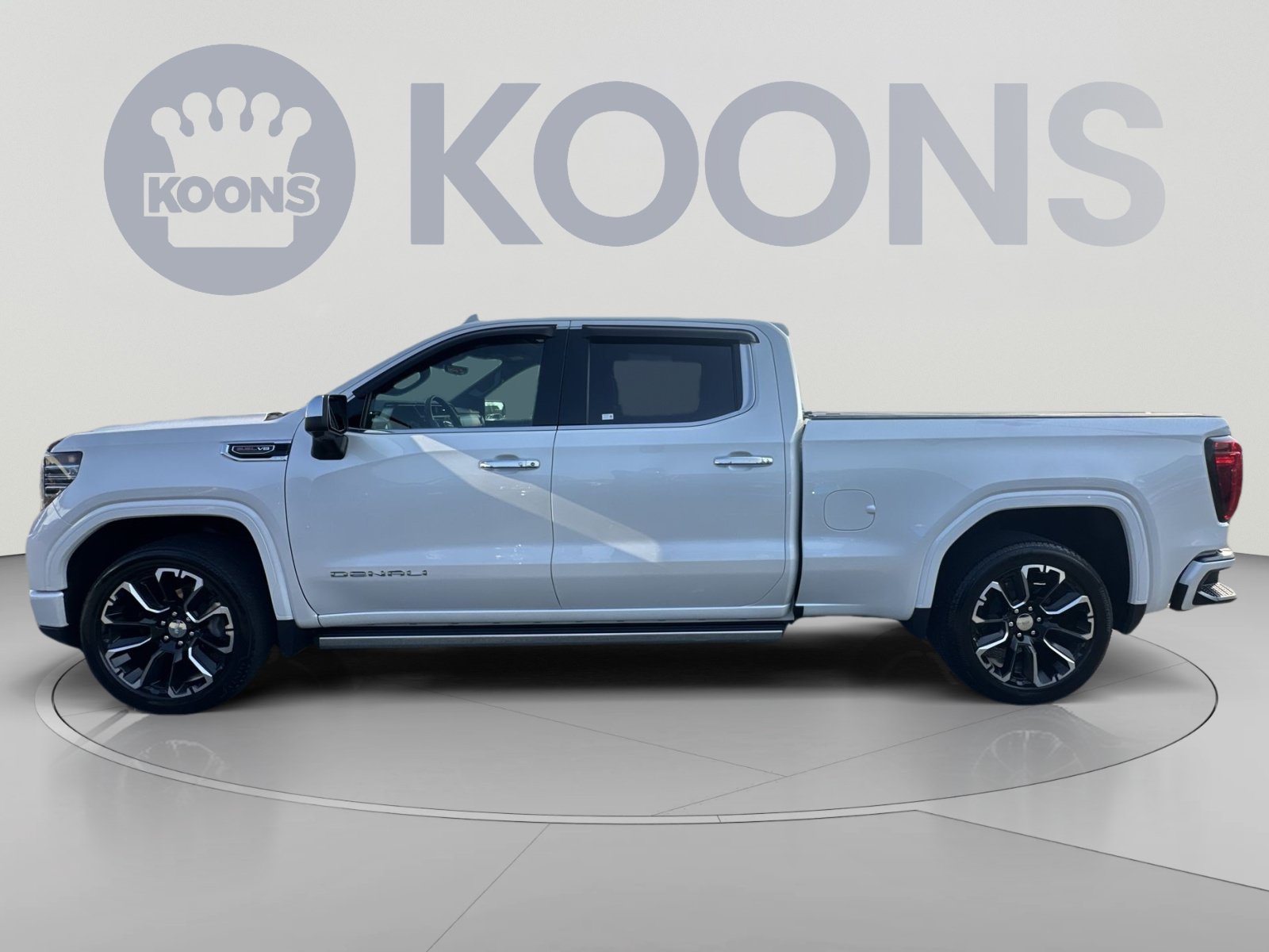 Used 2024 GMC Sierra 1500 Denali w/ Denali Reserve Package AWD/4WD image 13