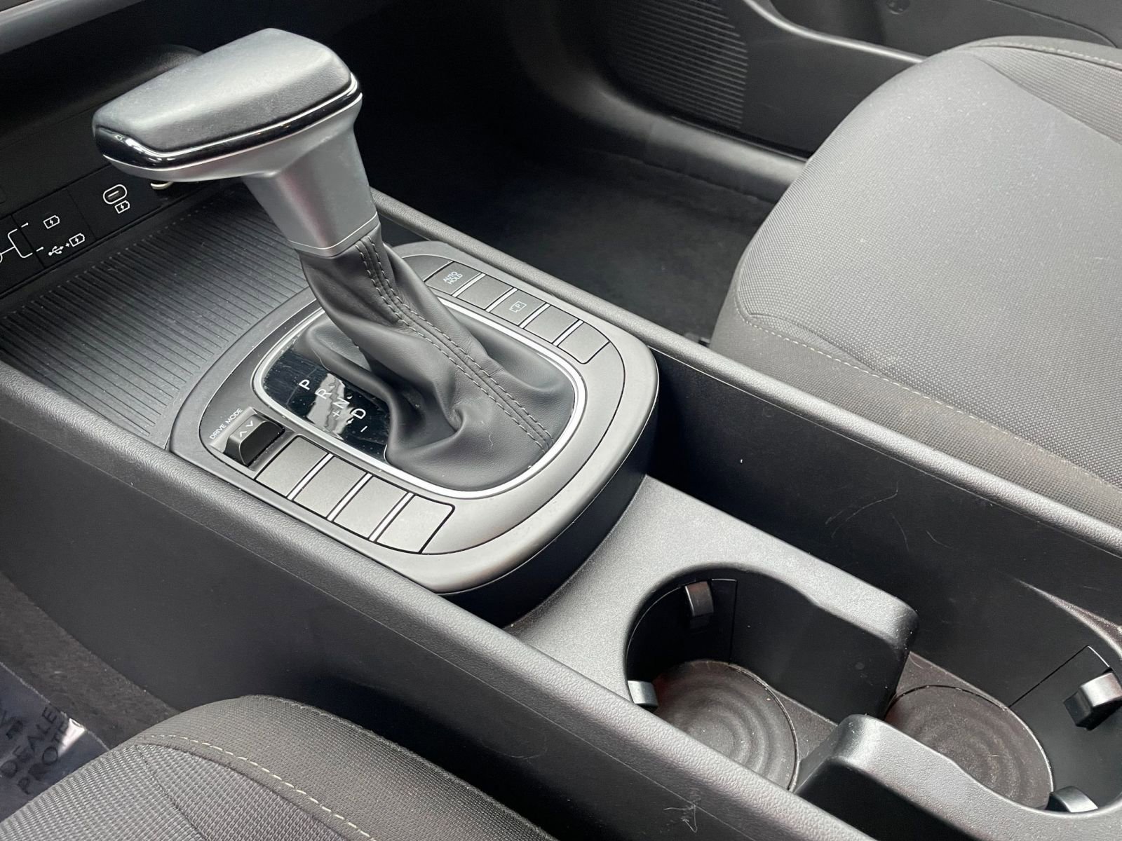 Used 2025 Hyundai Kona SEL image 41