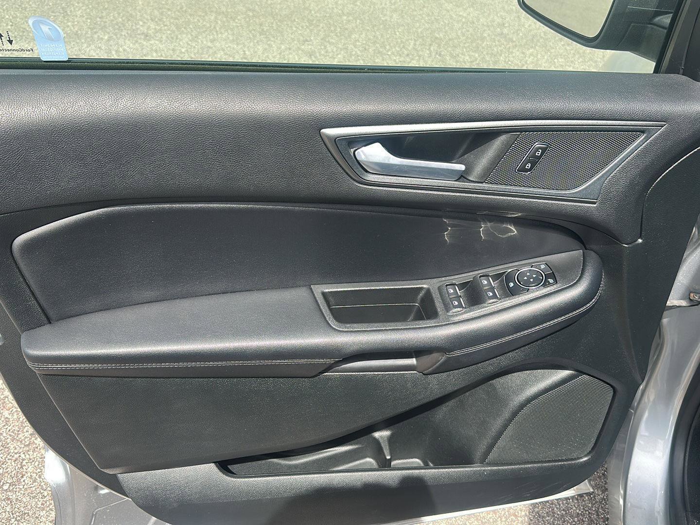 Used 2023 Ford Edge SE AWD/4WD image 9