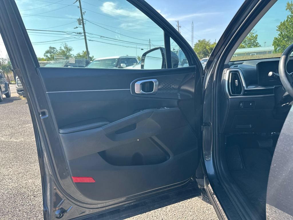 Used 2024 Kia Sorento S FWD image 11