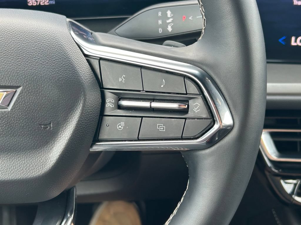 Used 2025 Chevrolet Traverse LT FWD image 37