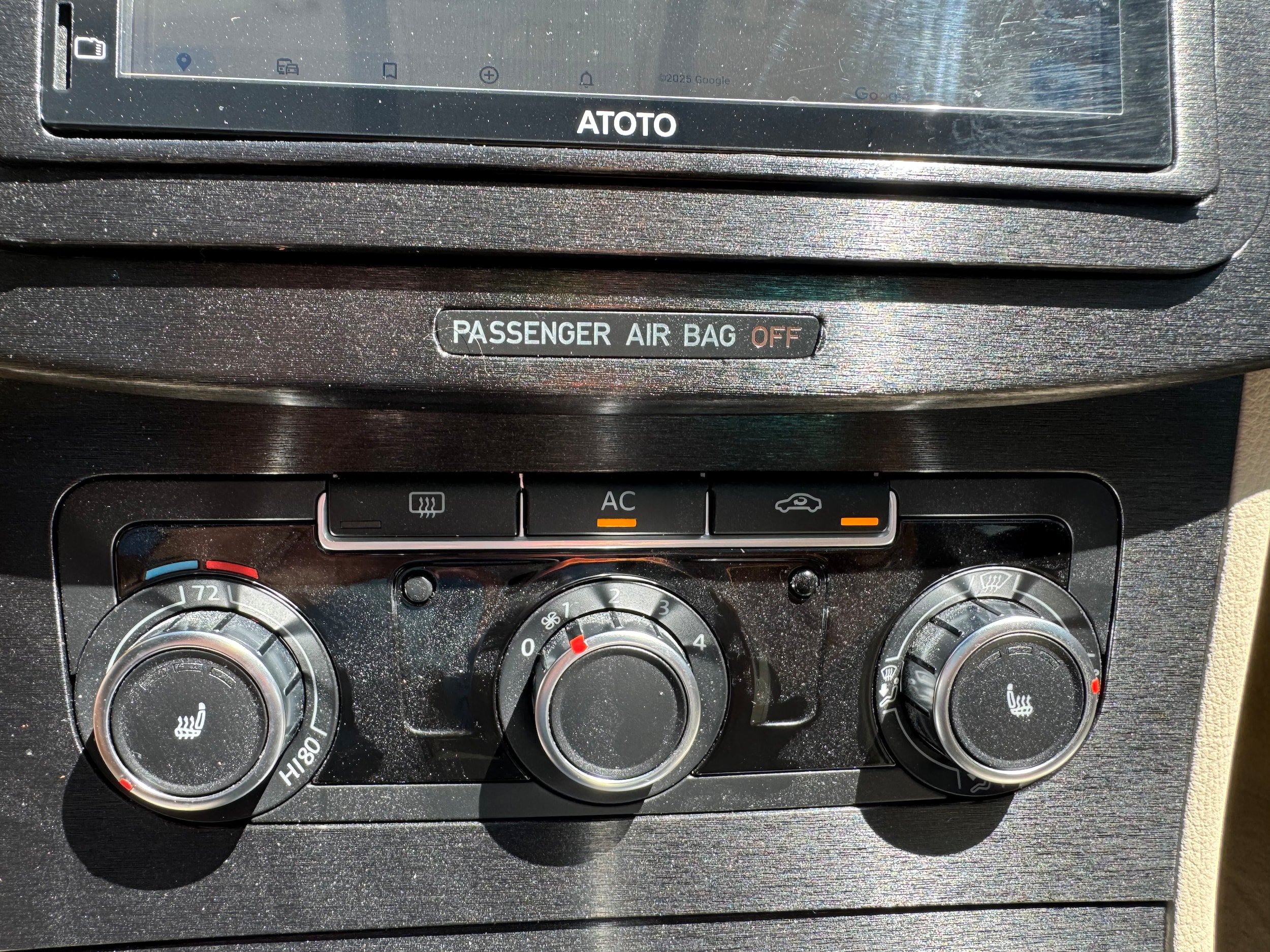 Used 2010 Volkswagen Passat Komfort FWD image 17