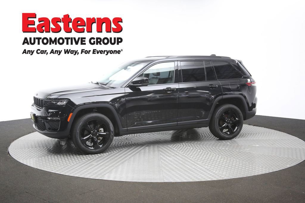 Used 2023 Jeep Grand Cherokee Limited w/ Black Appearance Package AWD/4WD image 59