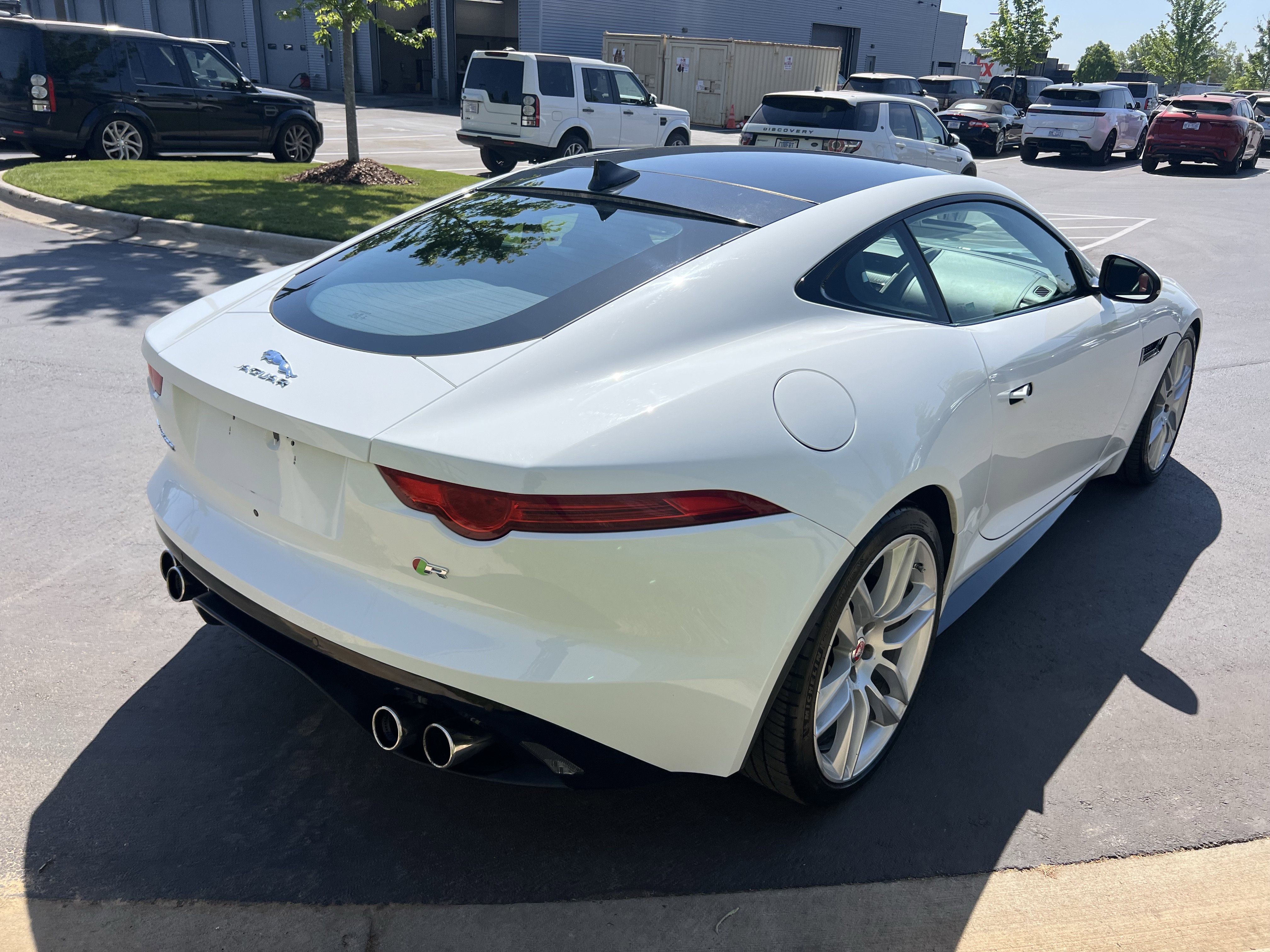 Used 2015 Jaguar F-TYPE R image 7