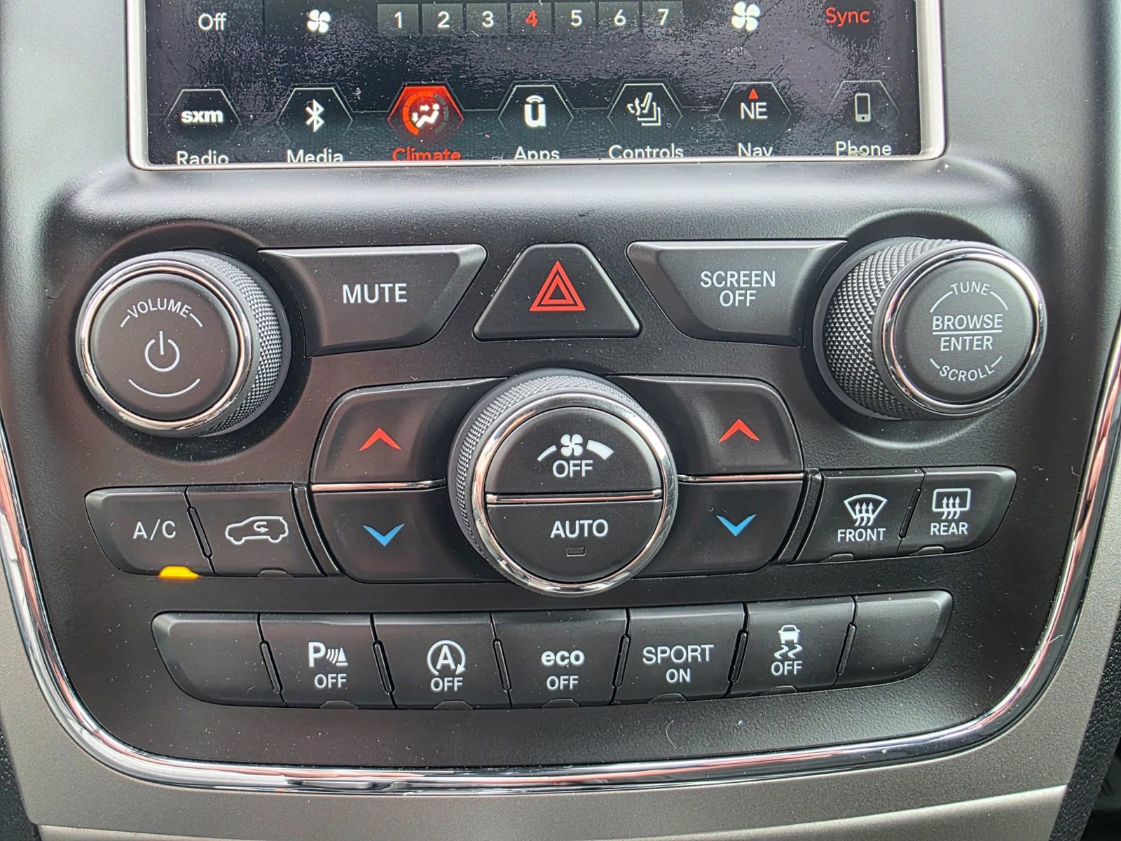Used 2018 Jeep Grand Cherokee Trailhawk AWD/4WD image 16