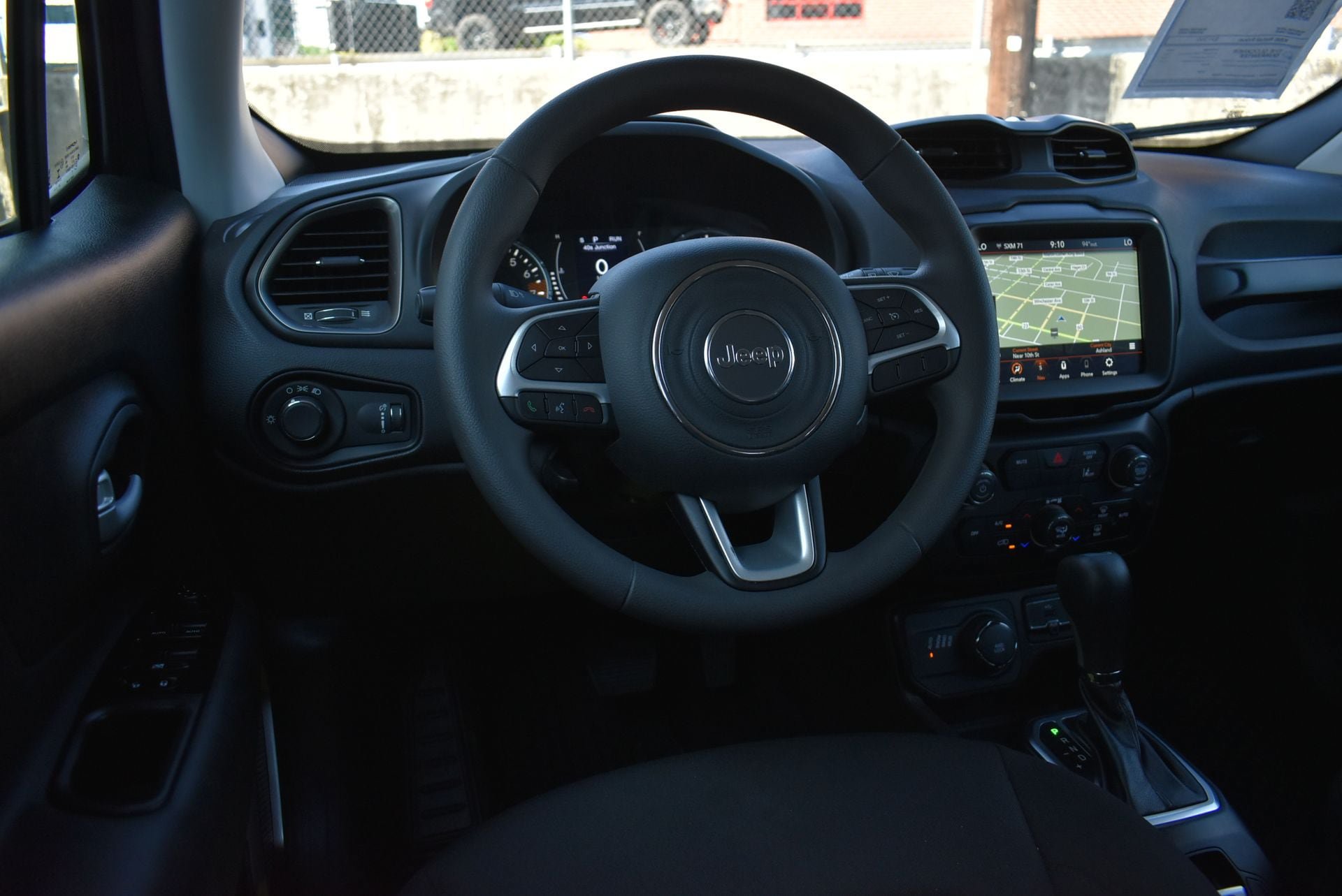 Used 2023 Jeep Renegade Latitude AWD/4WD image 16