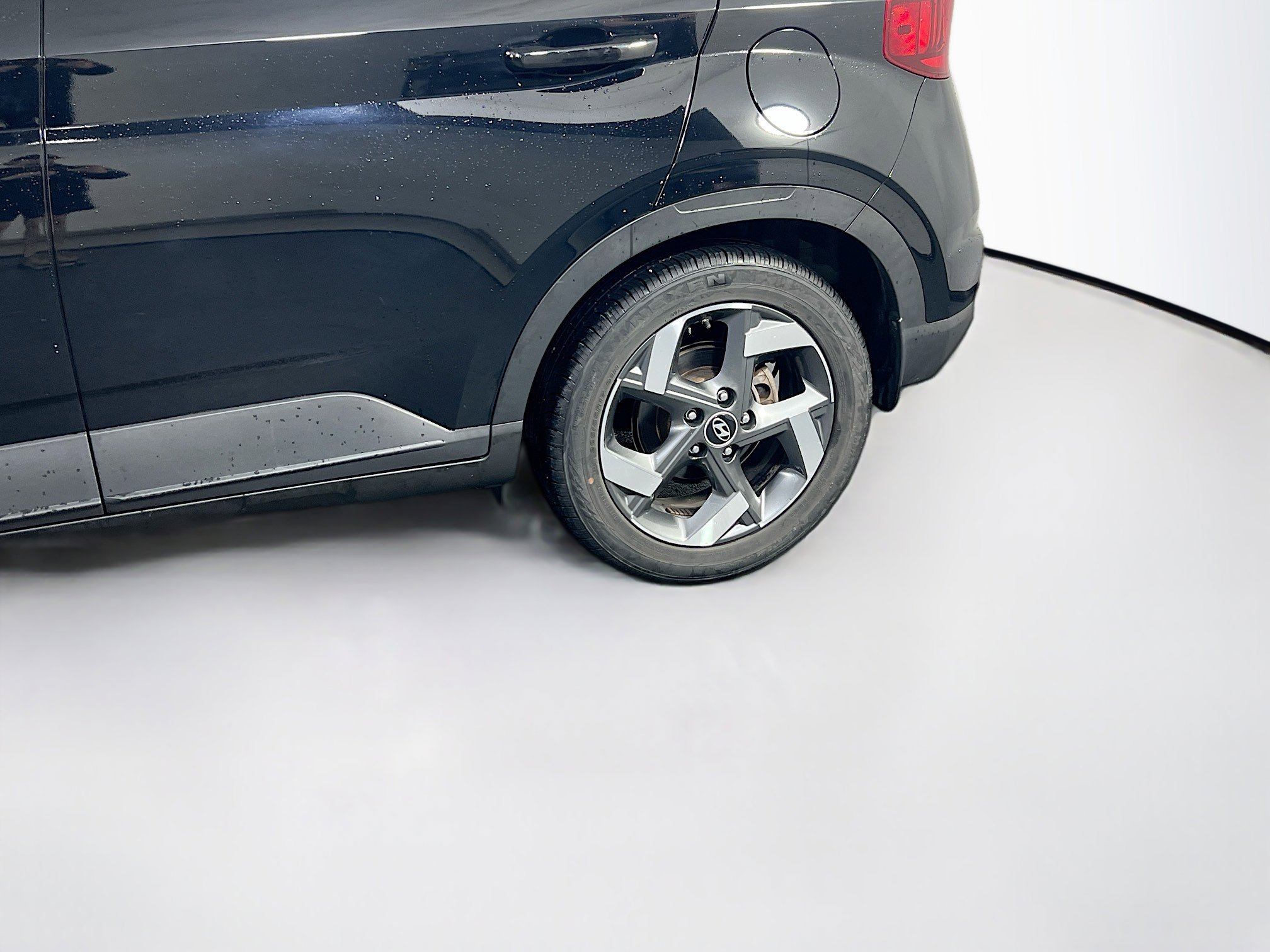 Used 2023 Hyundai Venue SEL image 29