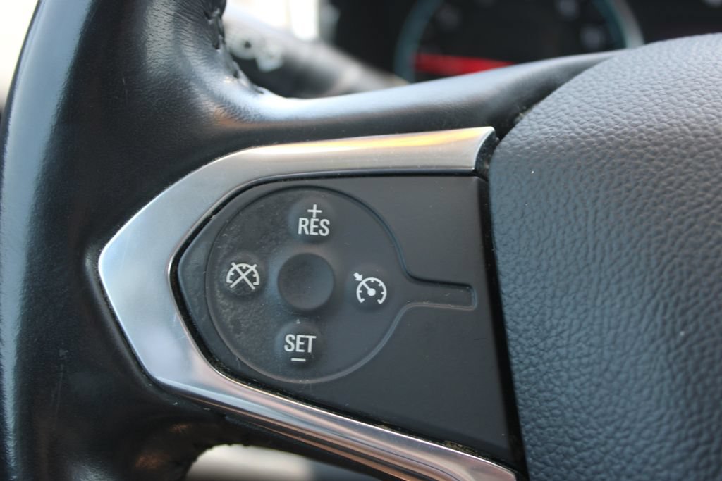 Used 2020 Chevrolet Traverse LT FWD image 37