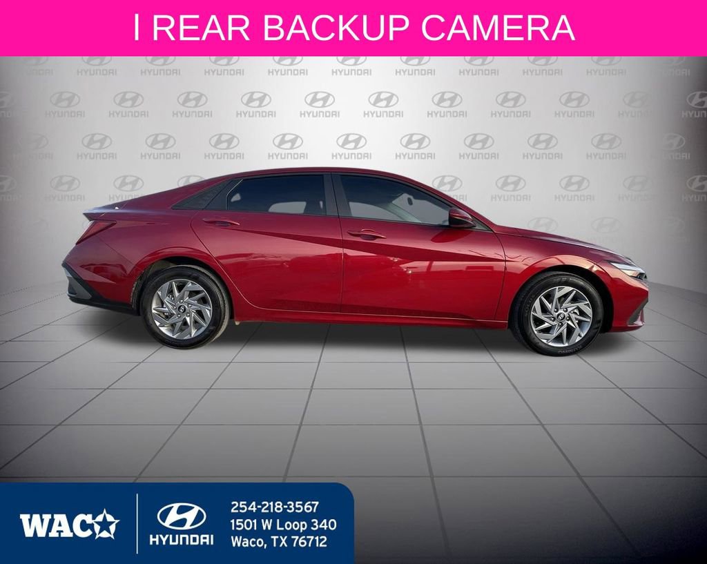 Used 2025 Hyundai Elantra Blue image 13