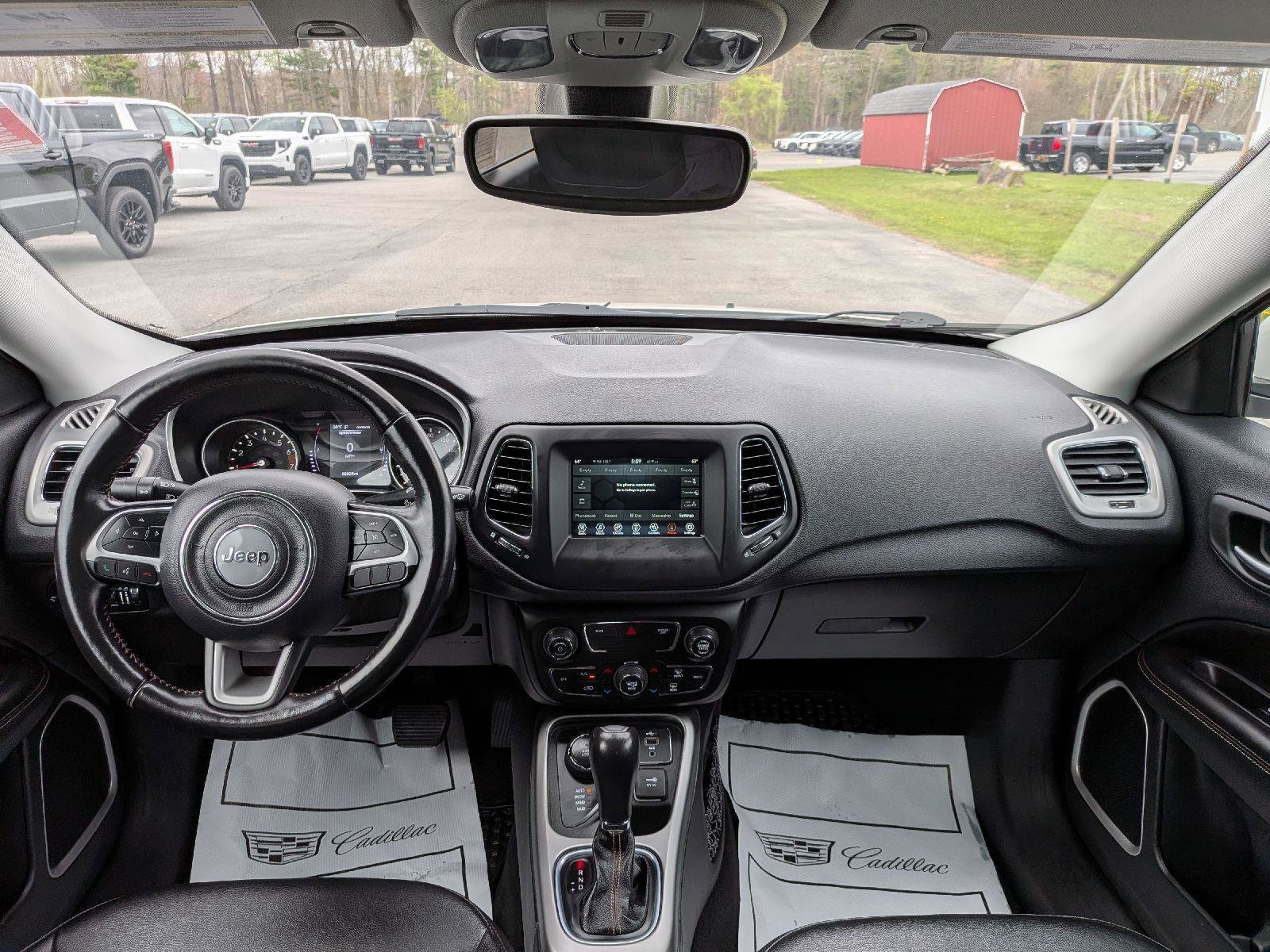Used 2020 Jeep Compass Latitude w/ Cold Weather Group AWD/4WD image 19