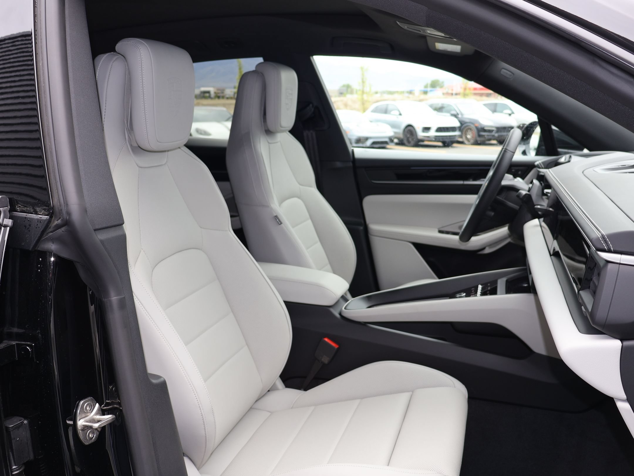 New 2026 Porsche Macan 4 Electric AWD/4WD image 25