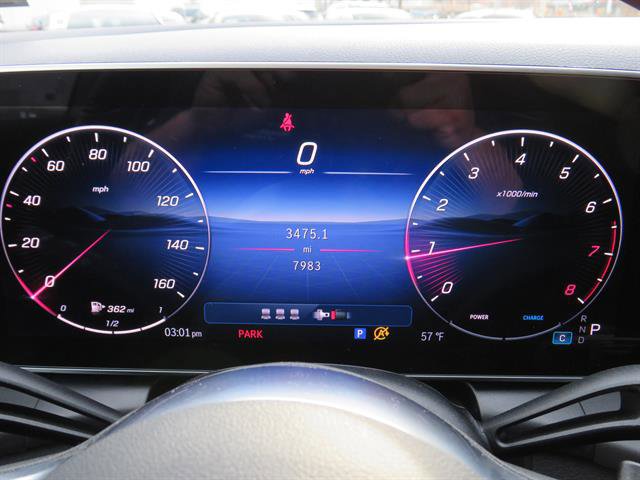 Used 2025 Mercedes-Benz GLC 300 4MATIC image 13