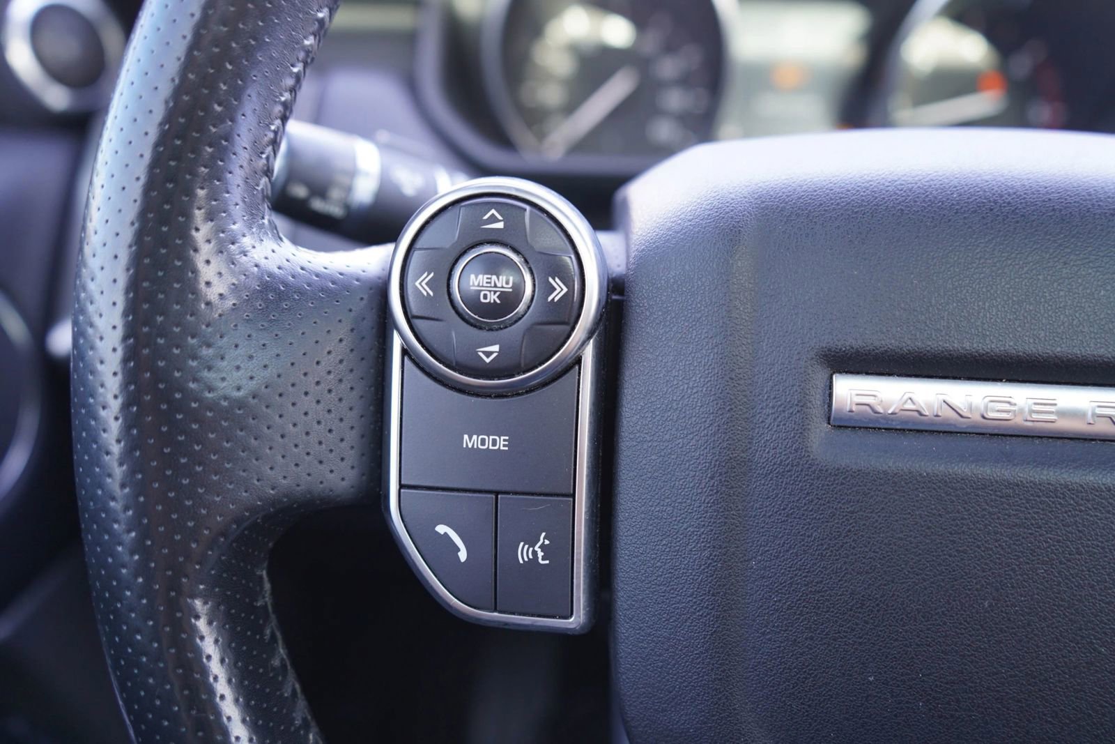 Used 2016 Land Rover Range Rover Sport SE image 13