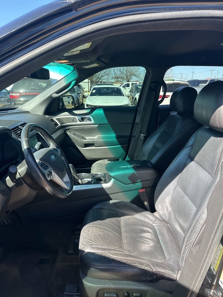 Used 2013 Ford Explorer XLT image 13