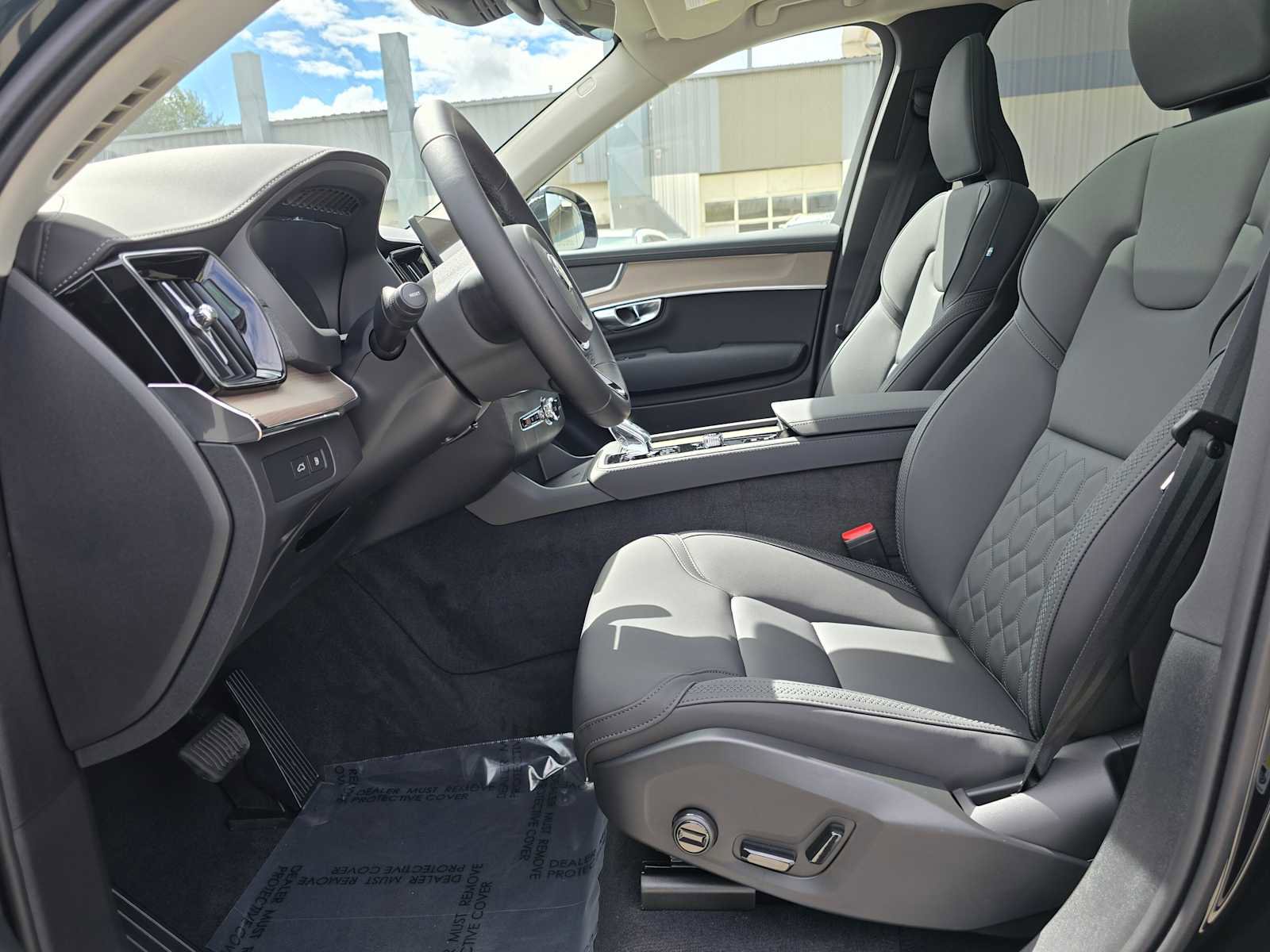 New 2026 Volvo XC90 T8 Plus w/ Protection Package AWD/4WD image 20