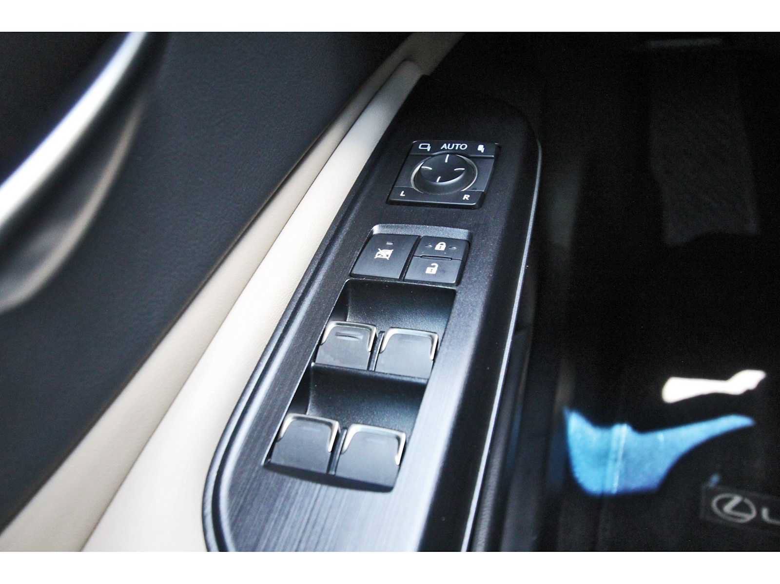 Used 2021 Lexus ES 350 w/ Premium Package FWD image 19